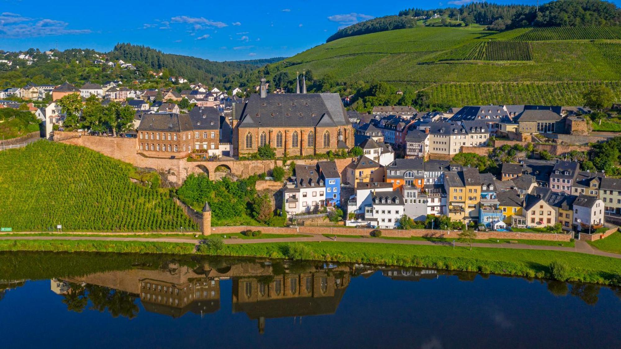 Ferienwohnungen Im Kimmelreich Irsch Luaran gambar